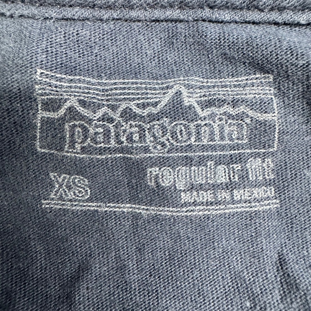 Patagonia Mens XS Navy Blue Conquerors of the Useless Long Sleeve Shirt - Picture 4 of 6
